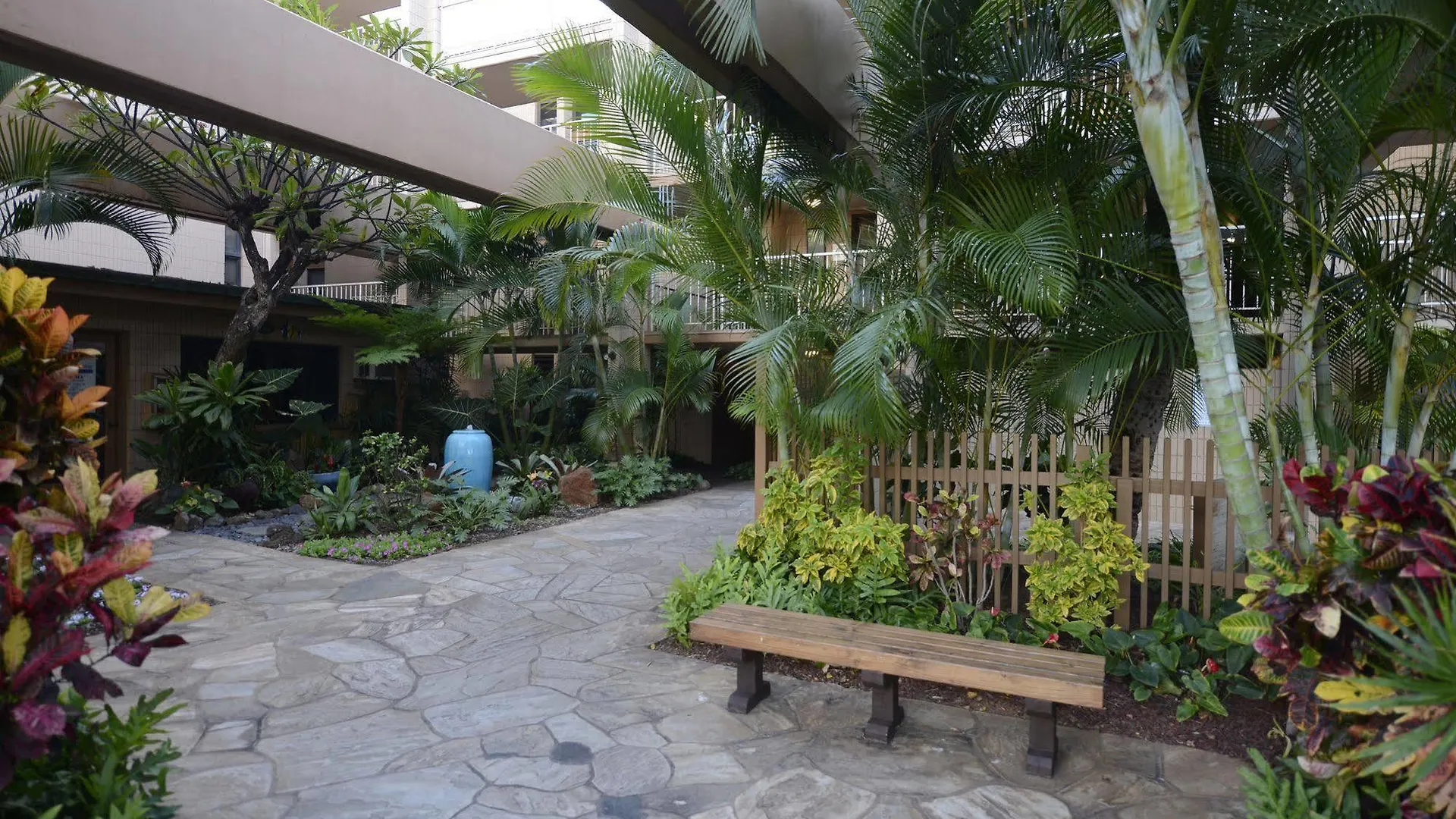 Kaleialoha Condominiums Lahaina Aparthotel